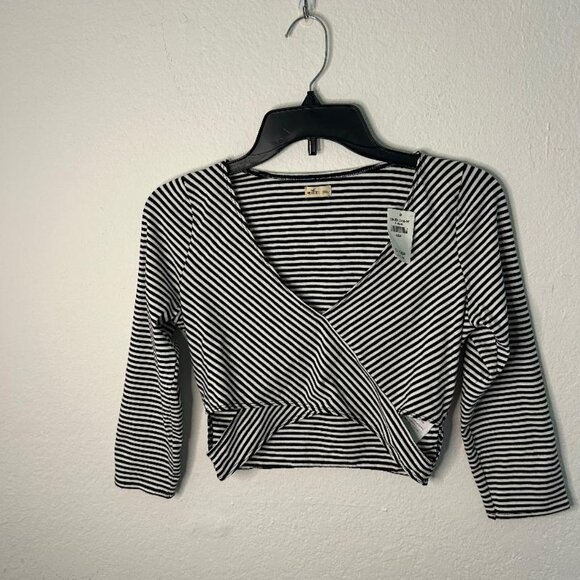 Striped Surplice Cutout Crop Top - Picture 3 of 4